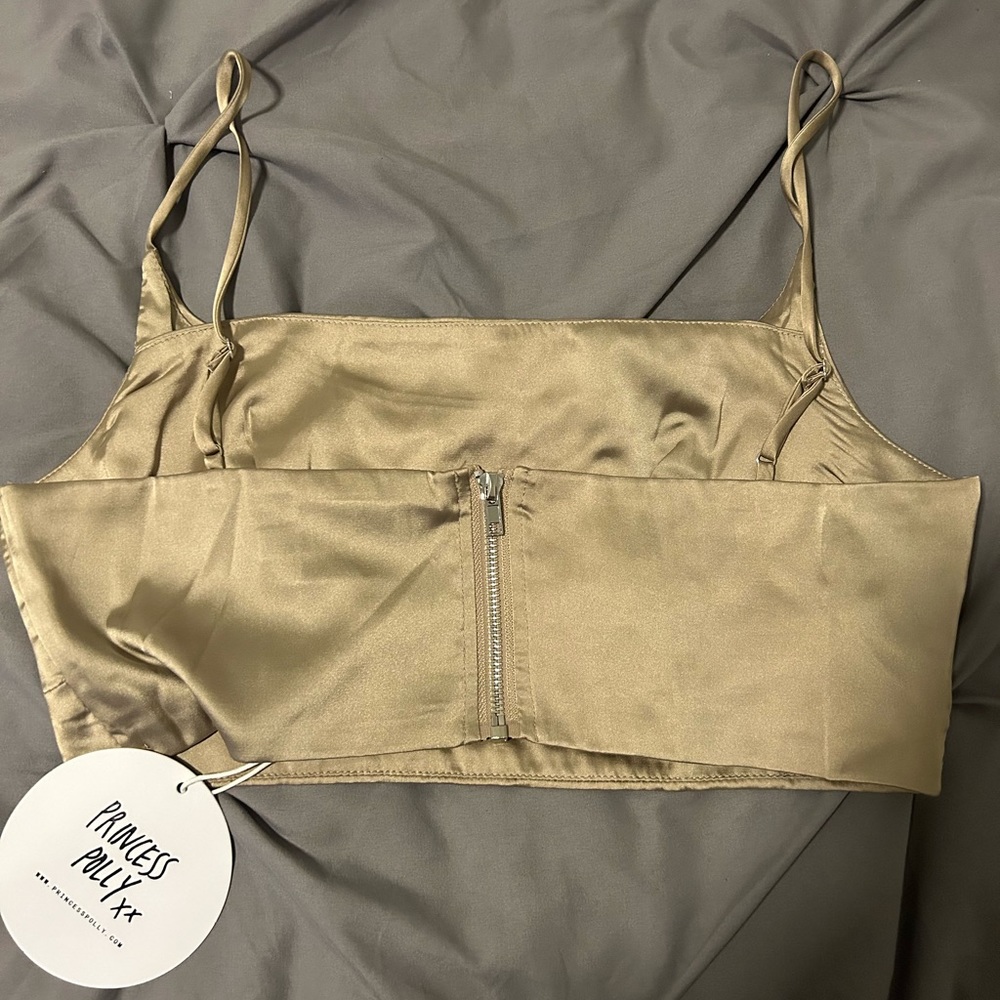 Women’s Top - Picture 2 of 2